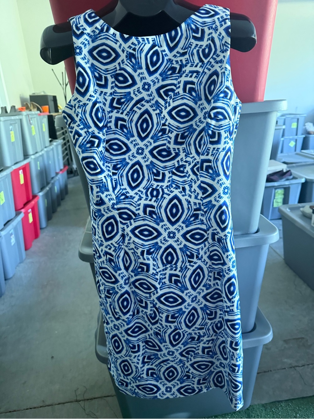 Blue and White Geometric Sleeveless Shift Dress p34